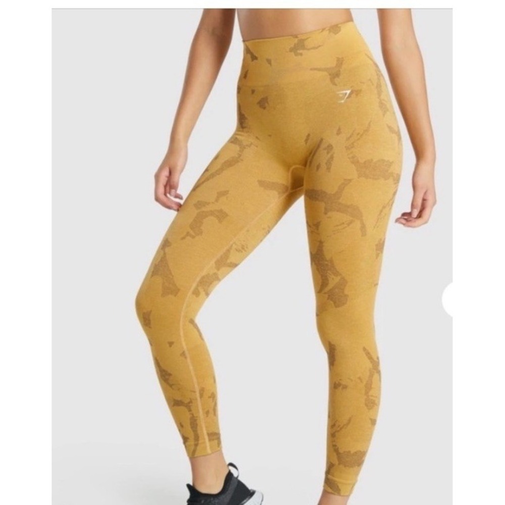 Gymshark Adapt Seamless Leggings Yellow Camo Workout Exercise Scrunch Women's Sm